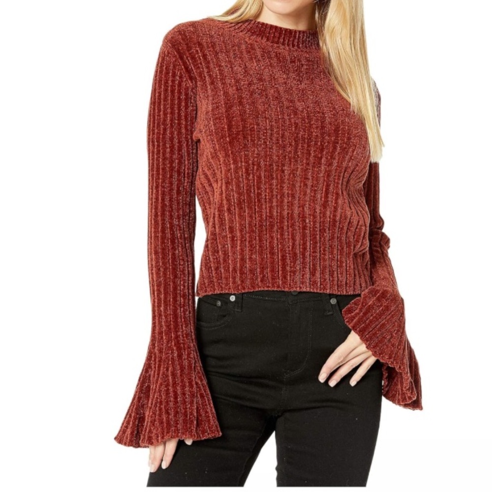 Nwt lost + wander xs/S top
